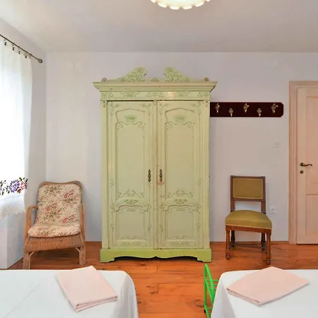 Casa vacanze With Bbq In Liznjan-istrien 40078